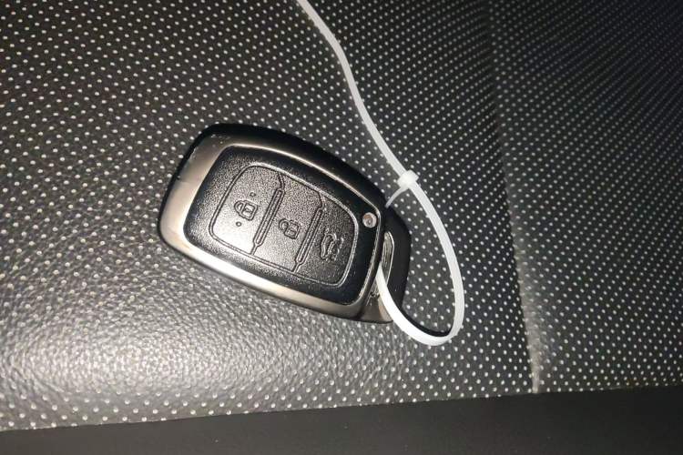 Used Hyundai ix25 2015 1.6L Automatic Two-Wheel Drive Smart GLS Trim Interior 1