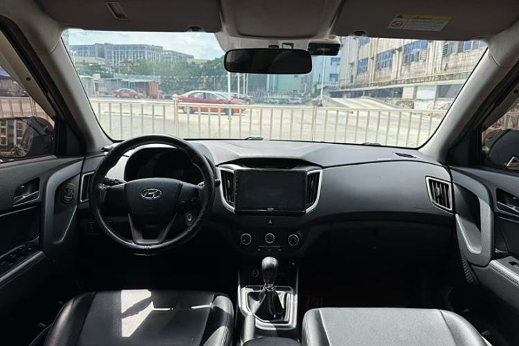 Used Hyundai ix25 2015 1.6L Manual Two-Wheel Drive Fashionable GS Model Interior 1
