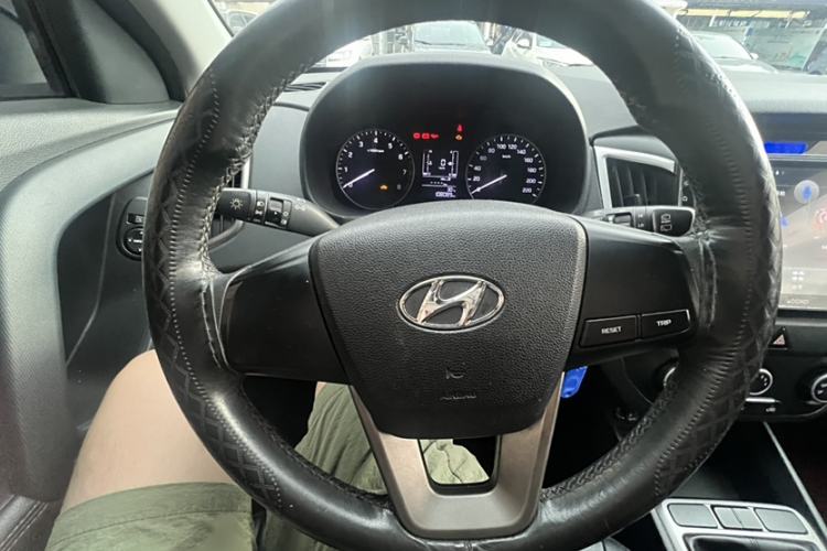 Used Hyundai ix25 2015 1.6L Manual Two-Wheel Drive Fashionable GS Model Interior 2