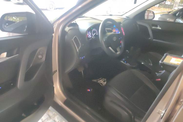 Used Hyundai ix25 2015 1.6L Automatic Two-Wheel Drive Smart GLS Trim Interior 3