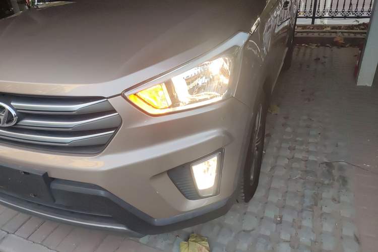 Used Hyundai ix25 2015 1.6L Automatic Two-Wheel Drive Smart GLS Trim Left Front Headlight