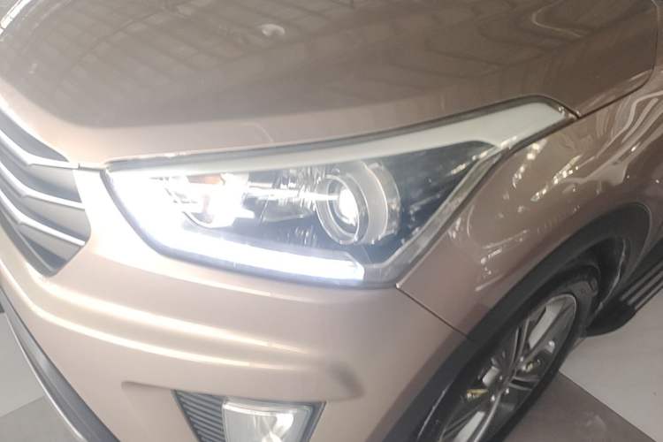 Used Hyundai ix25 2015 1.6L Automatic Two-Wheel-Drive Deluxe DLX Model Left Front Headlight