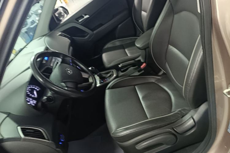 Used Hyundai ix25 2015 1.6L Automatic Two-Wheel Drive Smart GLS Trim Left Front Seat