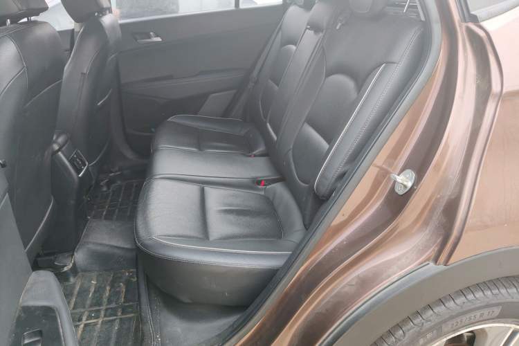 Used Hyundai ix25 2015 2.0L Automatic Two-Wheel Drive Intelligent GLS Left Rear Seat