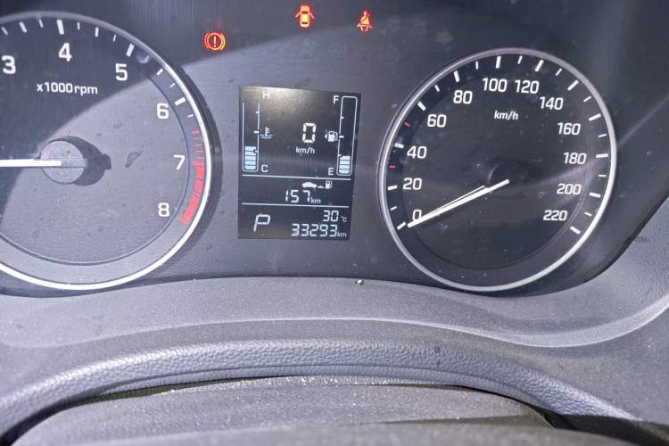 Used Hyundai ix25 2015 1.6L Automatic Two-Wheel Drive Smart GLS Trim Odometer Close Up