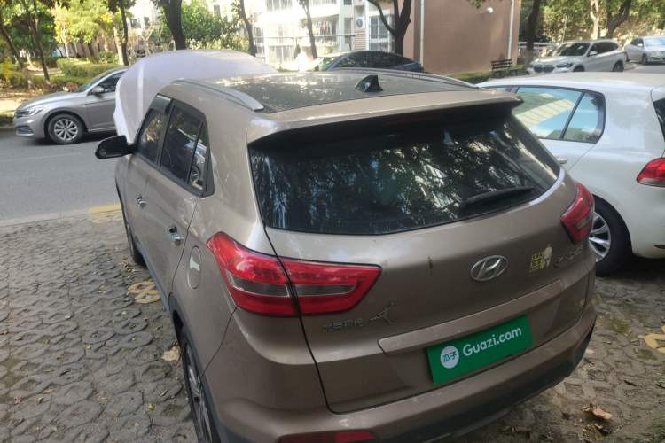 Used Hyundai ix25 2015 1.6L Automatic Two-Wheel-Drive Deluxe DLX Model Rear Left 45 Deg