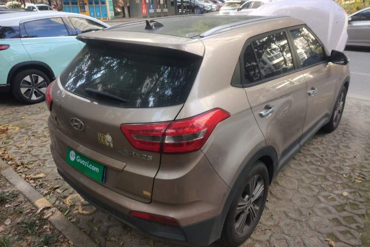 Used Hyundai ix25 2015 1.6L Automatic Two-Wheel-Drive Deluxe DLX Model Rear Right 45 Deg