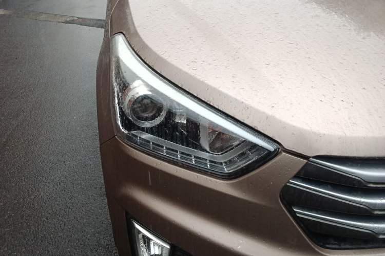 Used Hyundai ix25 2015 2.0L Automatic Two-Wheel Drive Intelligent GLS Right Front Headlight