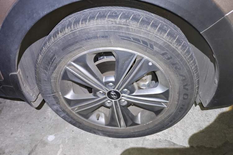 Used Hyundai ix25 2015 1.6L Automatic Two-Wheel Drive Smart GLS Trim Right Front Wheel Hub