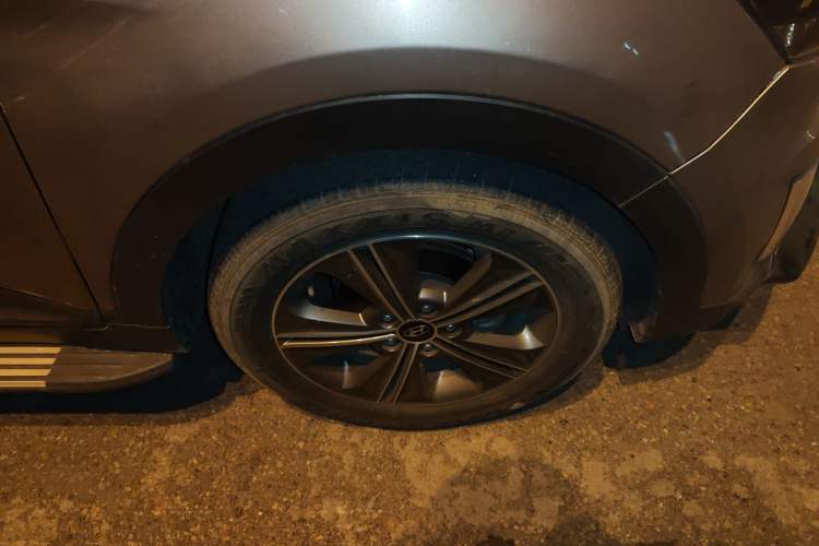 Used Hyundai ix25 2015 1.6L Automatic Two-Wheel Drive Smart GLS Trim Right Front Wheel Hub