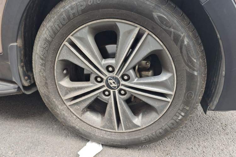 Used Hyundai ix25 2015 1.6L Automatic Two-Wheel Drive Smart GLS Trim Right Front Wheel Hub