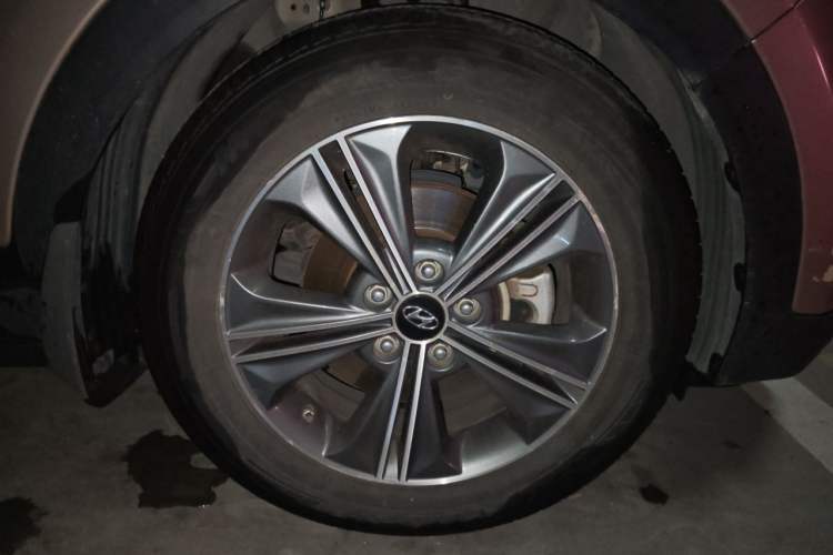 Used Hyundai ix25 2015 2.0L Automatic Two-Wheel Drive Intelligent GLS Right Front Wheel Hub