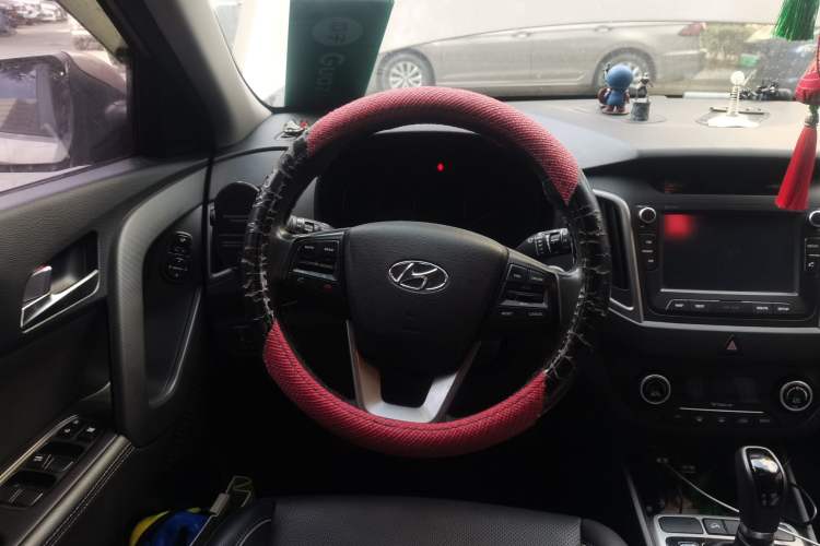 Used Hyundai ix25 2015 1.6L Automatic Two-Wheel-Drive Deluxe DLX Model Steering Wheel