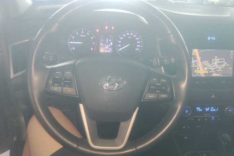Used Hyundai ix25 2015 1.6L Automatic Two-Wheel-Drive Deluxe DLX Model Steering Wheel