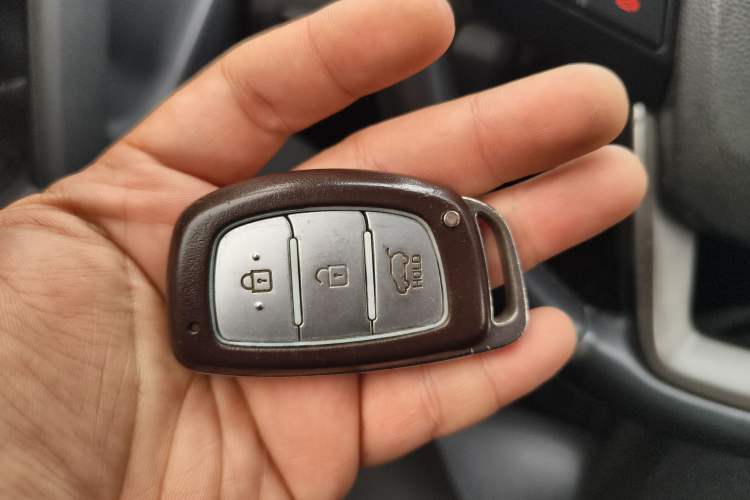 Used Hyundai ix25 2015 1.6L Automatic Two-Wheel-Drive Deluxe DLX Model Vehicle Key