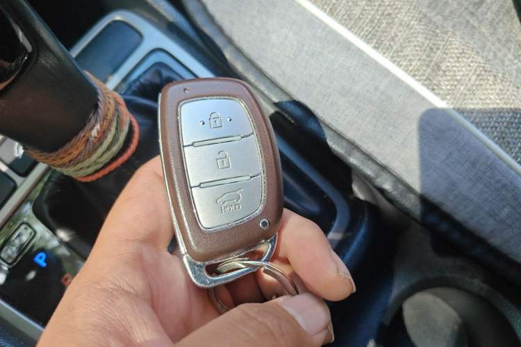 Used Hyundai ix25 2015 1.6L Automatic Two-Wheel Drive Smart GLS Trim Vehicle Key
