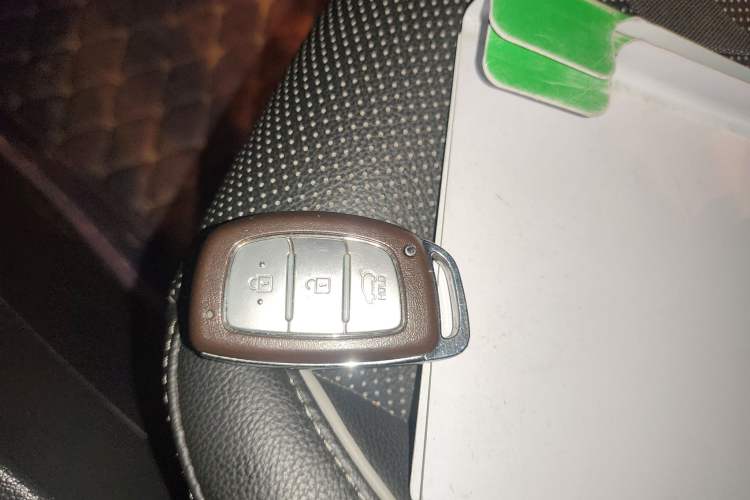 Used Hyundai ix25 2015 1.6L Automatic Two-Wheel Drive Smart GLS Trim Vehicle Key