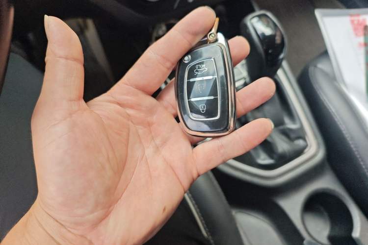 Used Hyundai ix25 2015 1.6L Automatic Two-Wheel Drive Smart GLS Trim Vehicle Key