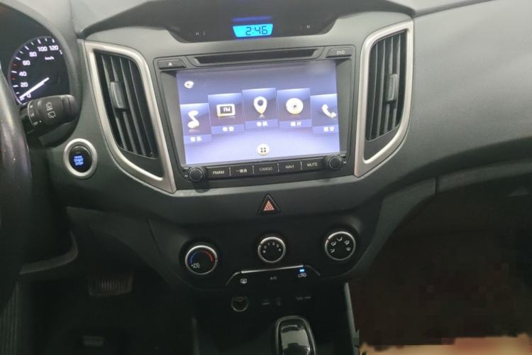 Used Hyundai ix25 2015 1.6L Automatic Two-Wheel Drive Smart GLS Trim Audio And AC Panel