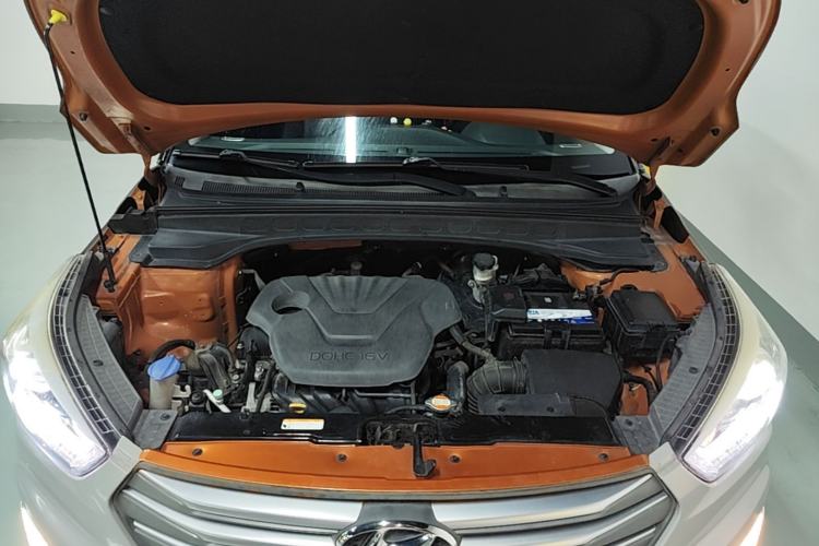Used Hyundai ix25 2015 1.6L Automatic Two-Wheel-Drive Deluxe DLX Model Engine Bay