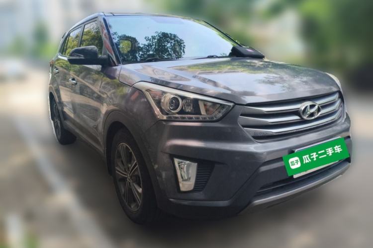Used Hyundai ix25 2015 1.6L Automatic Two-Wheel-Drive Deluxe DLX Model Front Right 45 Deg