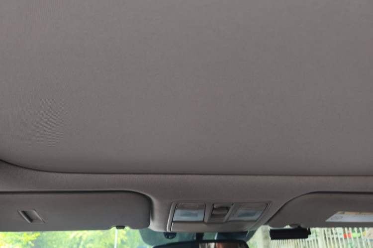 Used Hyundai ix25 2015 1.6L Automatic Two-Wheel-Drive Deluxe DLX Model Headliner