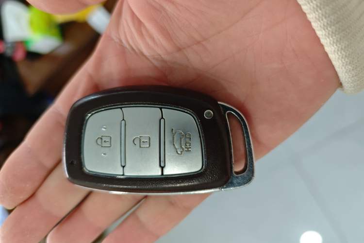 Used Hyundai ix25 2015 1.6L Automatic Two-Wheel Drive Smart GLS Trim Interior 1