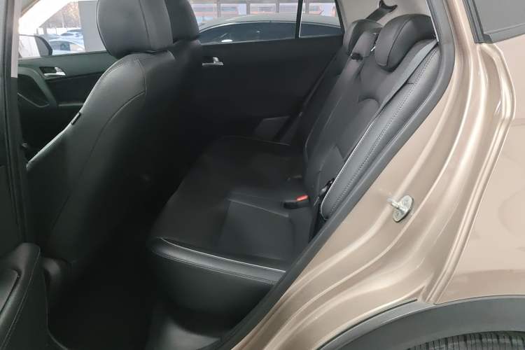 Used Hyundai ix25 2015 1.6L Automatic Two-Wheel Drive Smart GLS Trim Interior 4