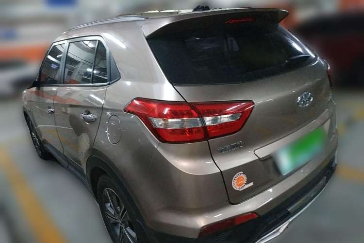 Used Hyundai ix25 2015 1.6L Automatic Two-Wheel-Drive Deluxe DLX Model Rear Left 45 Deg