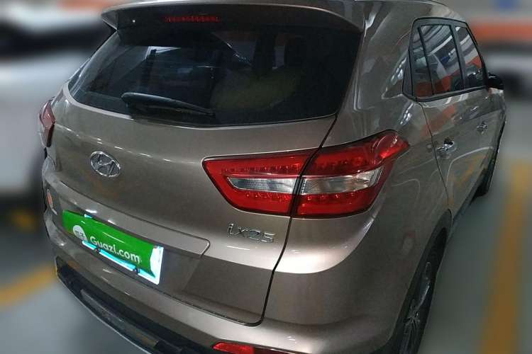 Used Hyundai ix25 2015 1.6L Automatic Two-Wheel-Drive Deluxe DLX Model Rear Right 45 Deg