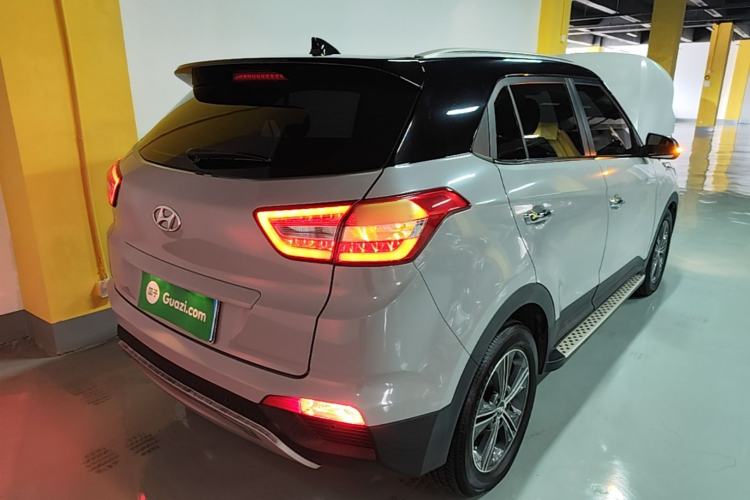 Used Hyundai ix25 2015 1.6L Automatic Two-Wheel-Drive Deluxe DLX Model Rear Right 45 Deg