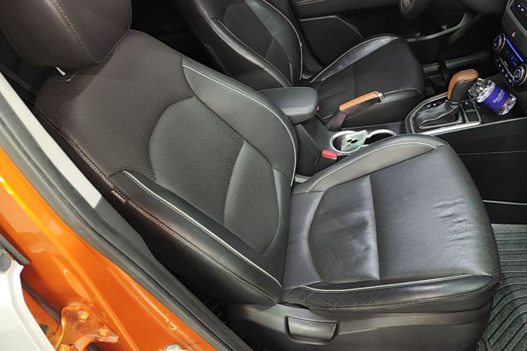 Used Hyundai ix25 2015 1.6L Automatic Two-Wheel-Drive Deluxe DLX Model Right Front Seat