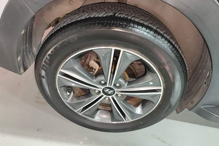 Used Hyundai ix25 2015 1.6L Automatic Two-Wheel-Drive Deluxe DLX Model Right Rear Wheel Hub
