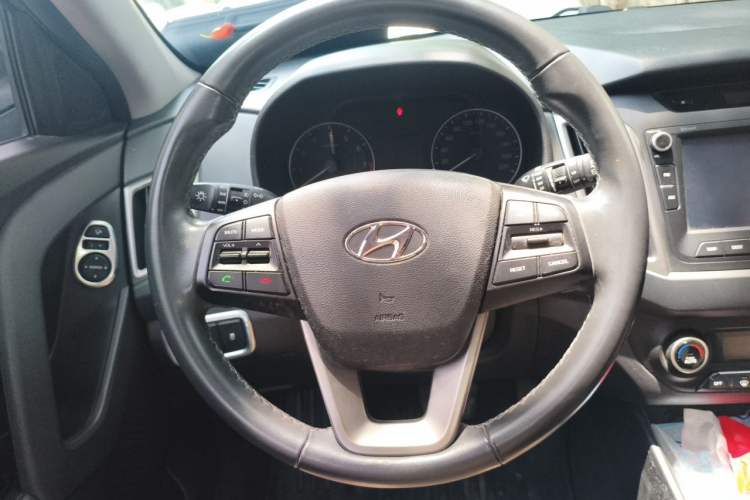 Used Hyundai ix25 2015 1.6L Automatic Two-Wheel-Drive Deluxe DLX Model Steering Wheel