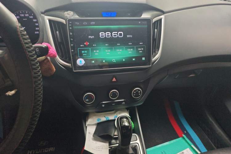 Used Hyundai ix25 2015 1.6L Automatic Two-Wheel Drive Smart GLS Trim Audio And AC Panel