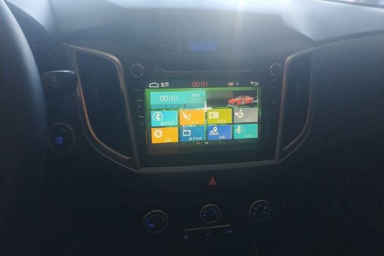 Used Hyundai ix25 2015 1.6L Automatic Two-Wheel Drive Smart GLS Trim Audio And AC Panel