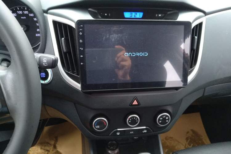 Used Hyundai ix25 2015 1.6L Automatic Two-Wheel Drive Smart GLS Trim Audio And AC Panel