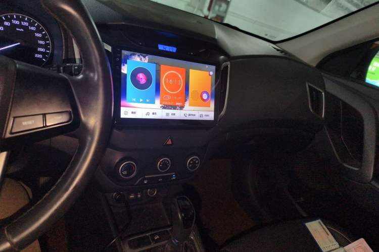 Used Hyundai ix25 2015 1.6L Automatic Two-Wheel Drive Smart GLS Trim Audio And AC Panel