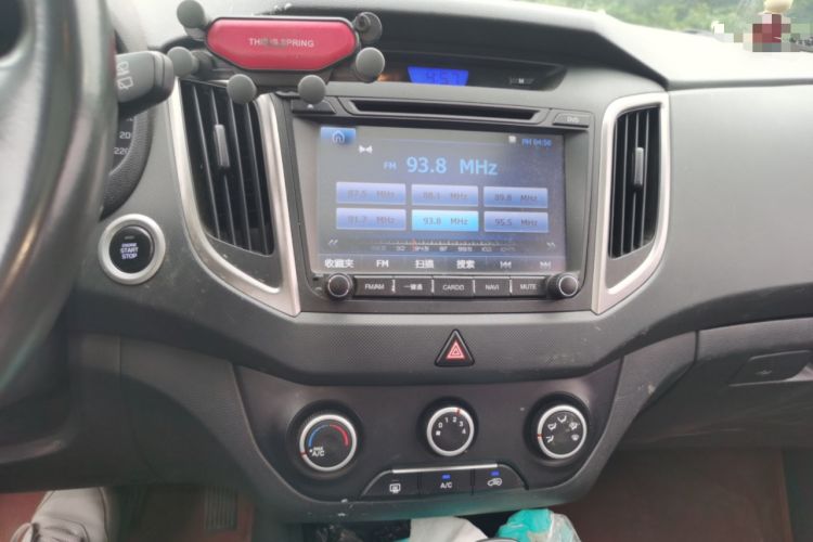 Used Hyundai ix25 2015 1.6L Automatic Two-Wheel Drive Smart GLS Trim Audio And AC Panel