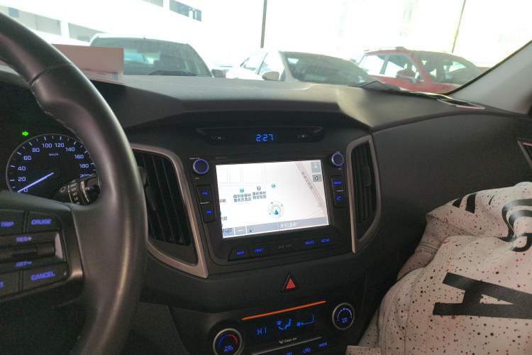 Used Hyundai ix25 2015 2.0L Automatic Two-Wheel Drive Intelligent GLS Audio And AC Panel
