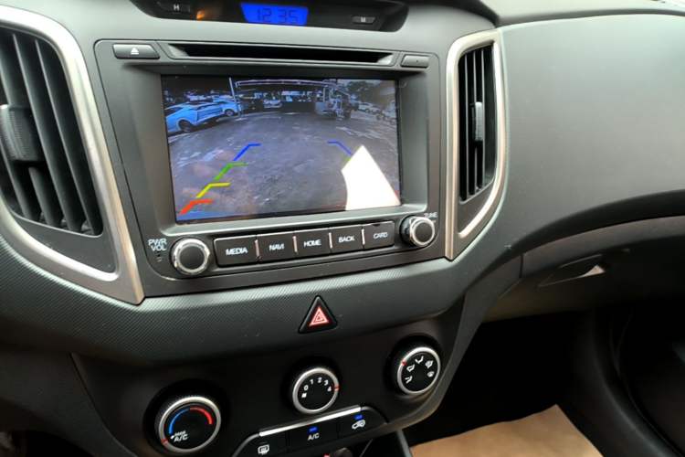 Used Hyundai ix25 2015 1.6L Automatic Two-Wheel Drive Smart GLS Trim Audio And AC Panel