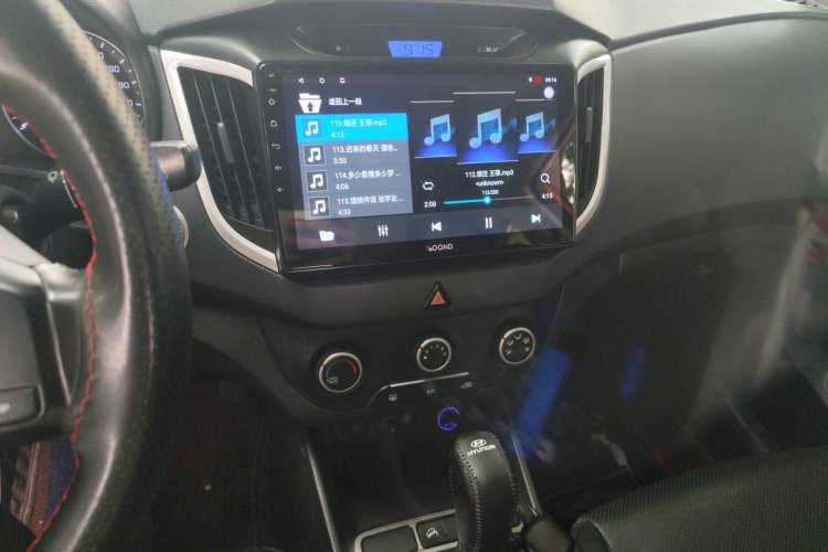 Used Hyundai ix25 2015 1.6L Automatic Two-Wheel Drive Smart GLS Trim Audio And AC Panel