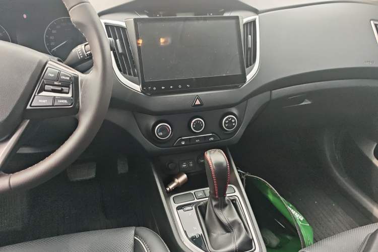Used Hyundai ix25 2015 1.6L Automatic Two-Wheel Drive Smart GLS Trim Audio And AC Panel