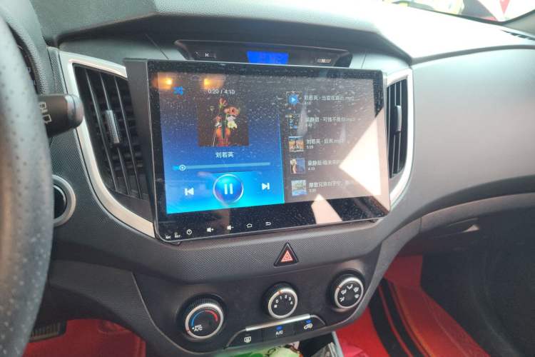 Used Hyundai ix25 2015 1.6L Automatic Two-Wheel Drive Smart GLS Trim Audio And AC Panel