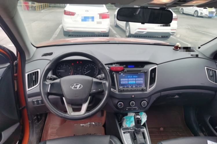 Used Hyundai ix25 2015 1.6L Automatic Two-Wheel Drive Smart GLS Trim Center Console
