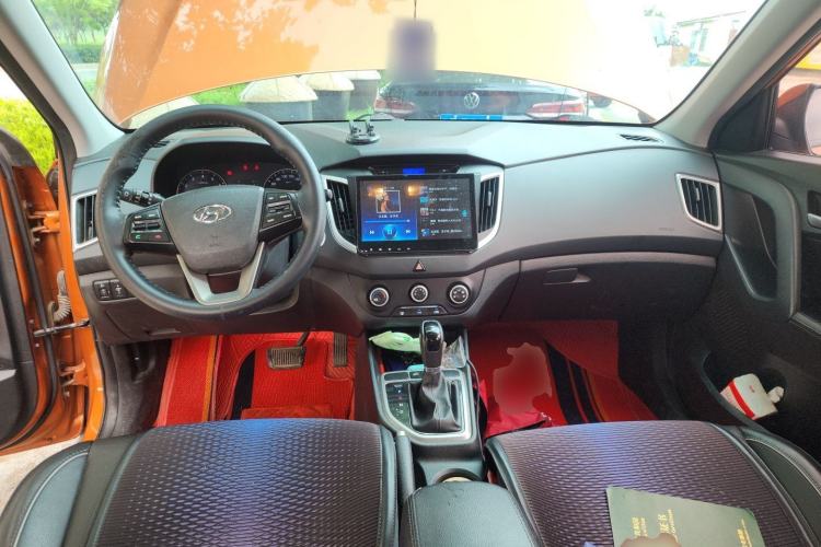 Used Hyundai ix25 2015 1.6L Automatic Two-Wheel Drive Smart GLS Trim Center Console