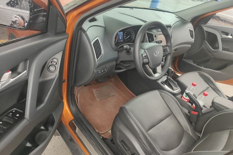 Used Hyundai ix25 2015 2.0L Automatic 4x4 Deluxe DLX Driver Seat