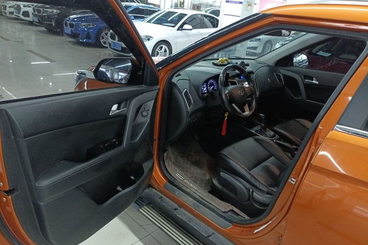 Used Hyundai ix25 2015 1.6L Automatic Two-Wheel Drive Smart GLS Trim Driver Seat