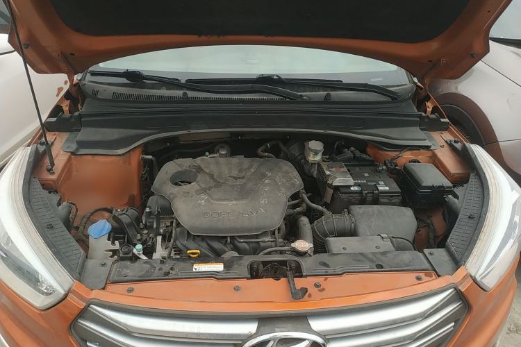 Used Hyundai ix25 2015 1.6L Automatic Two-Wheel Drive Smart GLS Trim Engine Bay