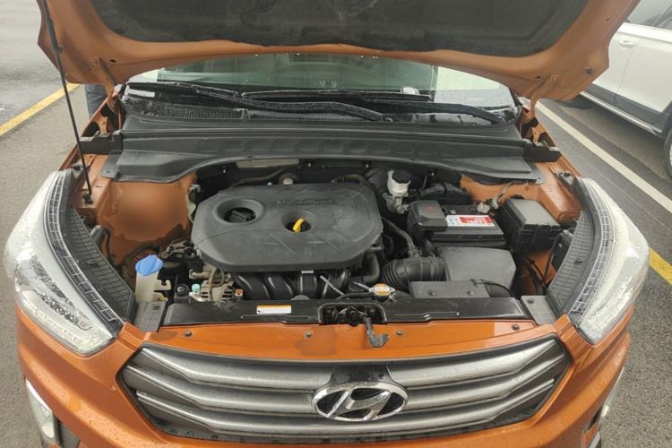 Used Hyundai ix25 2015 2.0L Automatic 4x4 Deluxe DLX Engine Bay